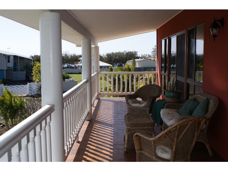 3 Byron Street, Burnett Heads QLD 4670