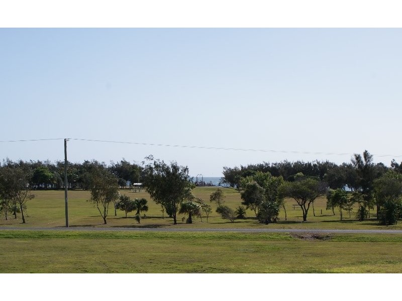 3 Byron Street, Burnett Heads QLD 4670