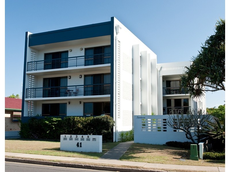 2/41 Esplanade, Bargara QLD 4670