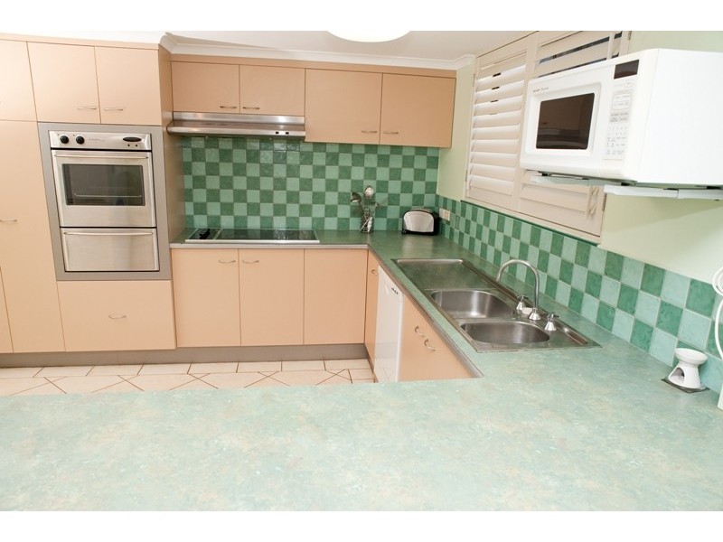 2/41 Esplanade, Bargara QLD 4670