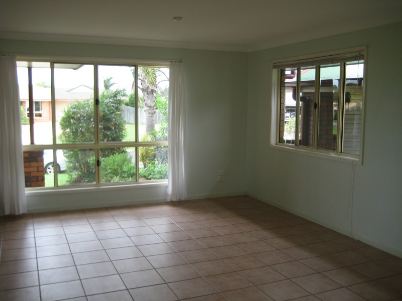 8 Plymouth St, Bargara QLD 4670