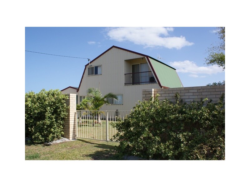 20 Zunker Street, Burnett Heads QLD 4670