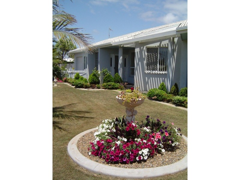 29 Milton St, Burnett Heads QLD 4670