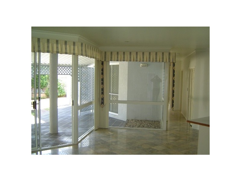 29 Milton St, Burnett Heads QLD 4670