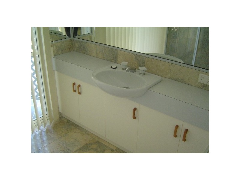 29 Milton St, Burnett Heads QLD 4670