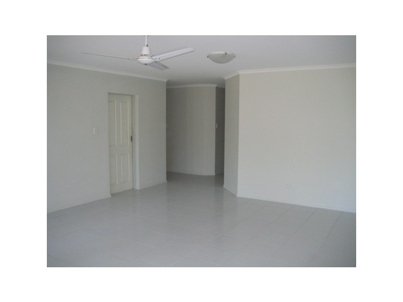 2/67 Holland St, Bargara QLD 4670