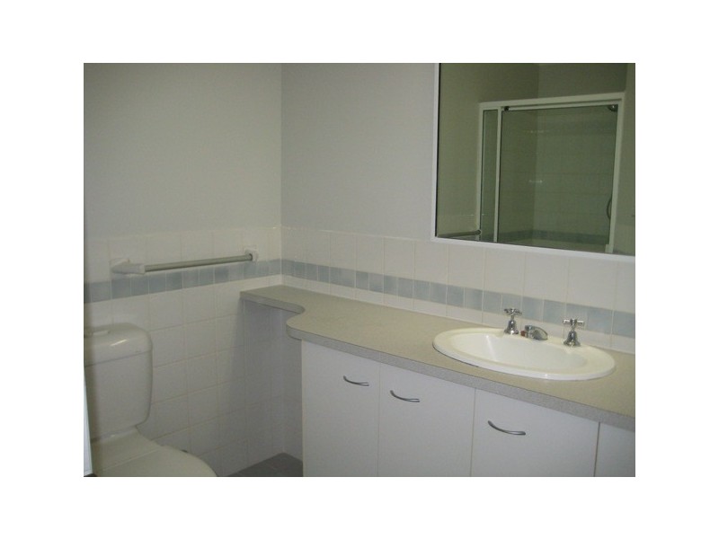 2/67 Holland St, Bargara QLD 4670