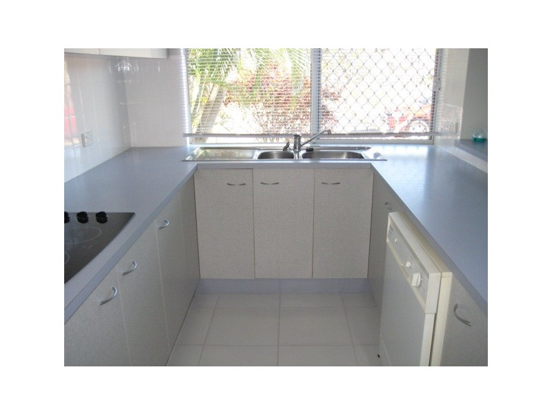 2/67 Holland St, Bargara QLD 4670