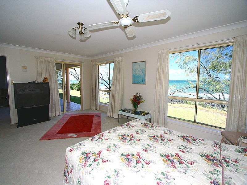 46 Barolin Esplanade, Coral Cove QLD 4670