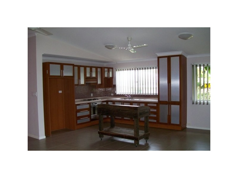 3 Hampson Street, Burnett Heads QLD 4670