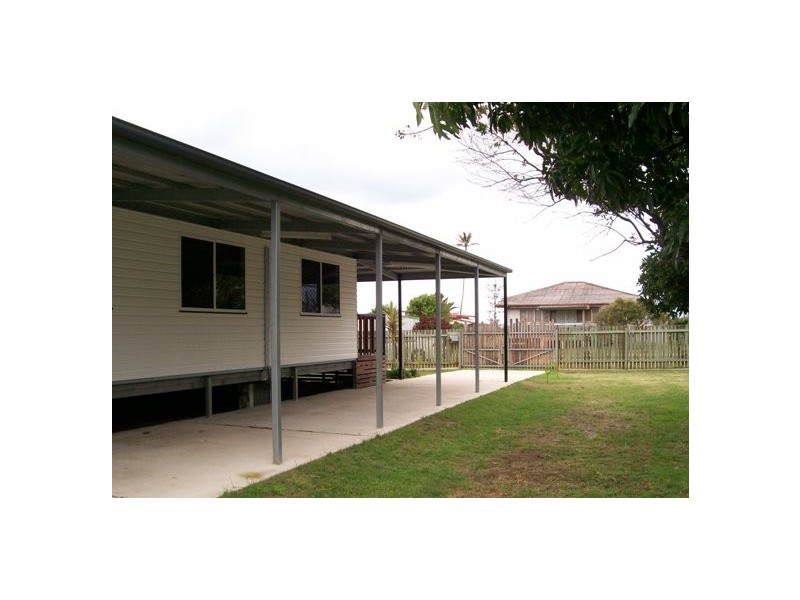 3 Hampson Street, Burnett Heads QLD 4670