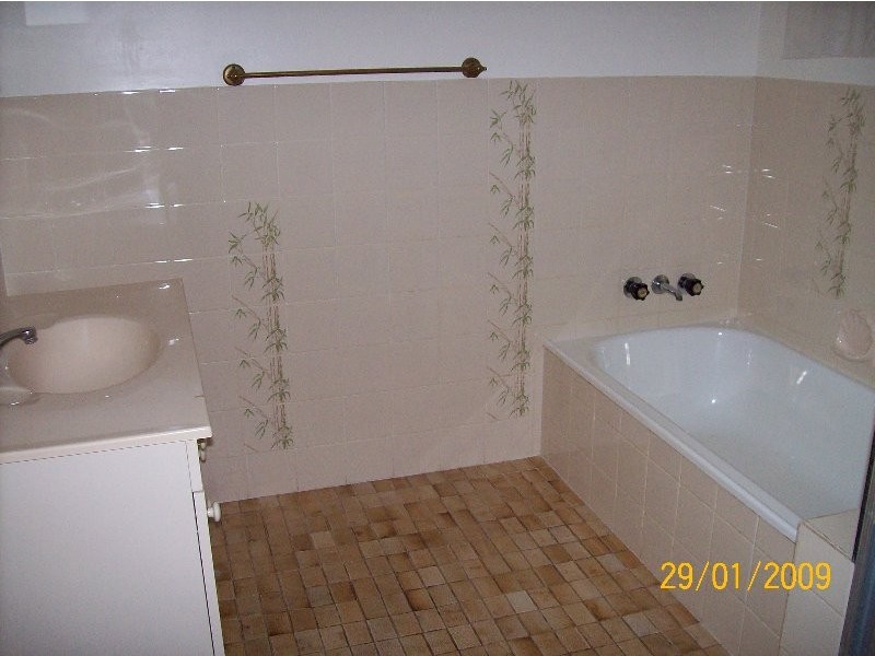 20 Corolla Street, Elliott Heads QLD 4670