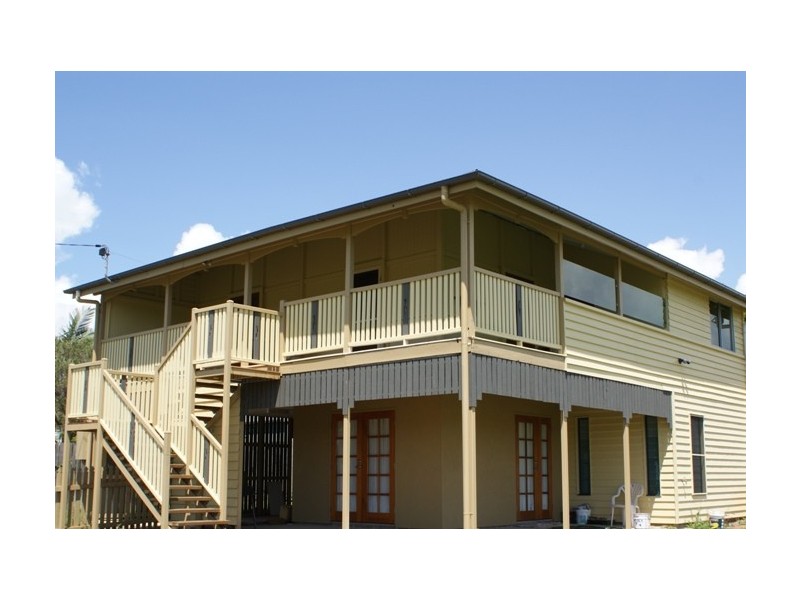 34 Moore St, Elliott Heads QLD 4670