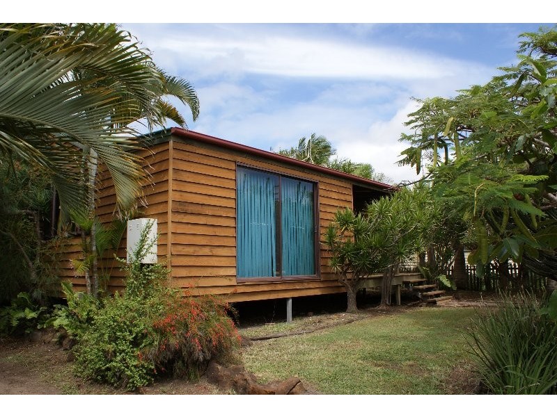 2 McGowan Street, Burnett Heads QLD 4670