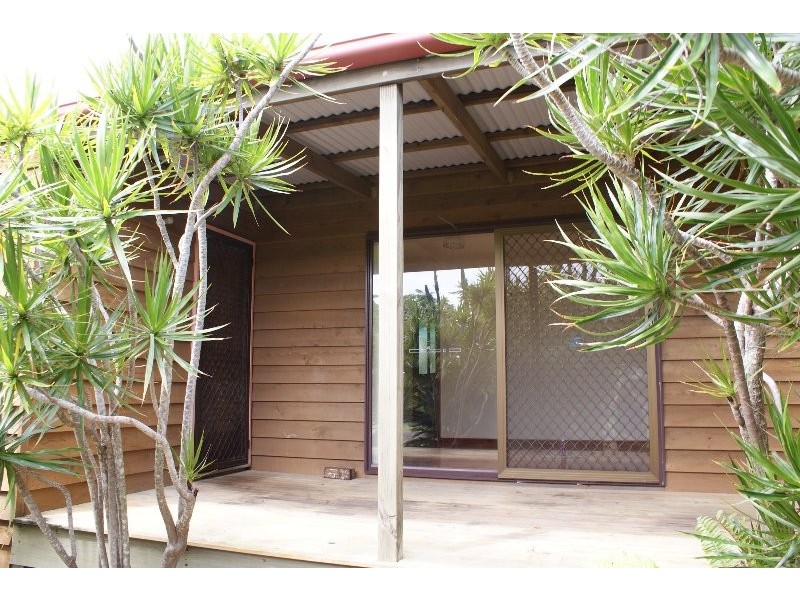 2 McGowan Street, Burnett Heads QLD 4670