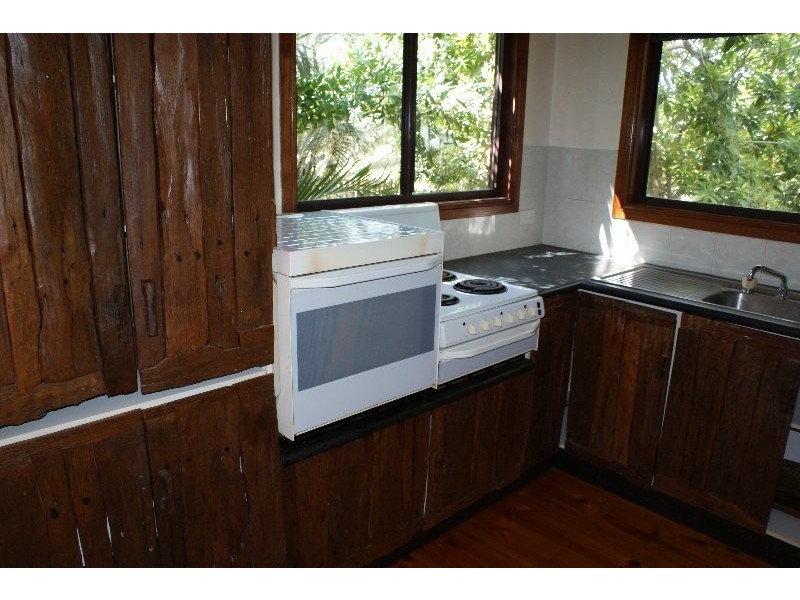 2 McGowan Street, Burnett Heads QLD 4670