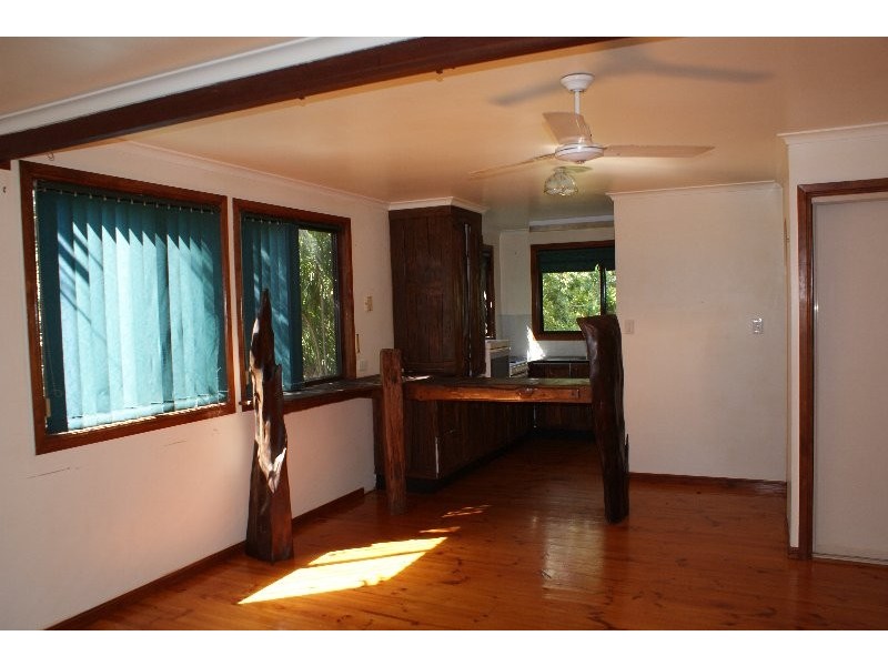 2 McGowan Street, Burnett Heads QLD 4670