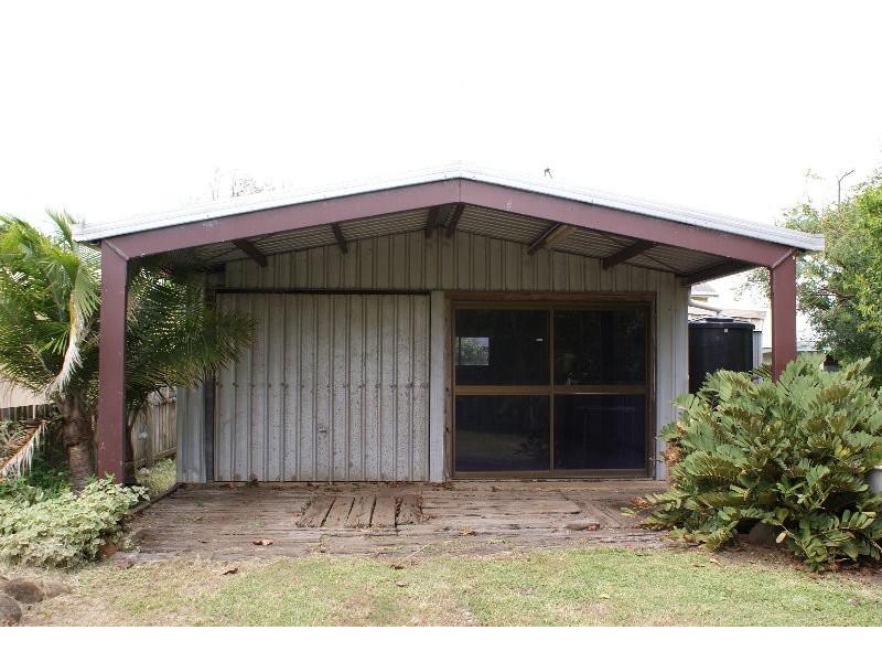 2 McGowan Street, Burnett Heads QLD 4670