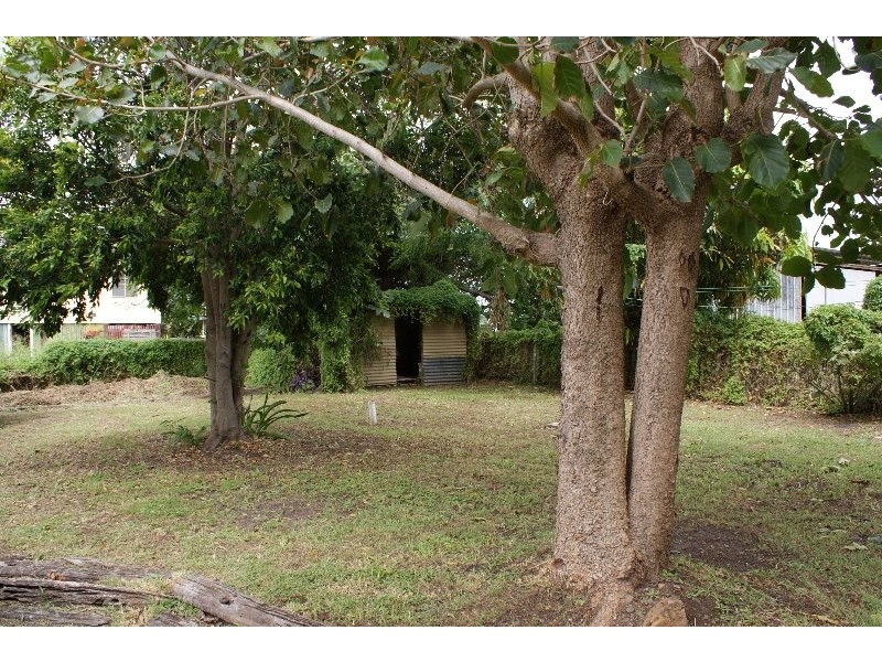 2 McGowan Street, Burnett Heads QLD 4670