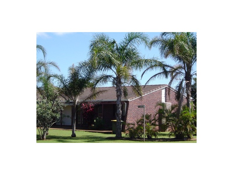 1/2 Grey Street, Burnett Heads QLD 4670