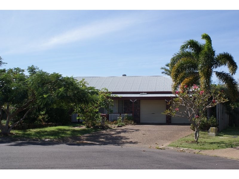 2 Bay Court, Bargara QLD 4670