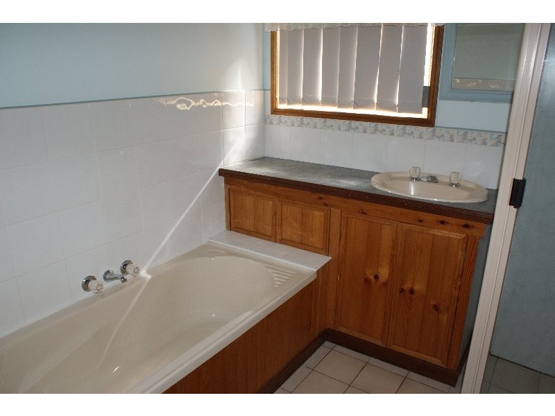 2 Bay Court, Bargara QLD 4670