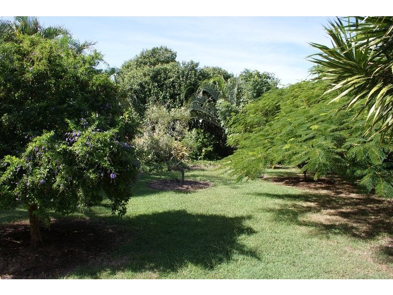 2 Bay Court, Bargara QLD 4670