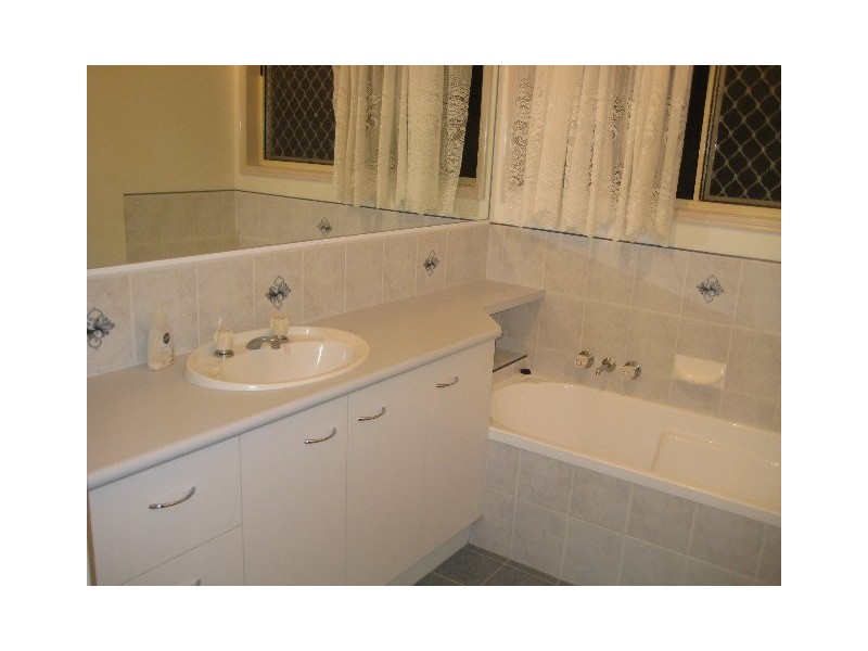 12 Amronel Close, Innes Park QLD 4670