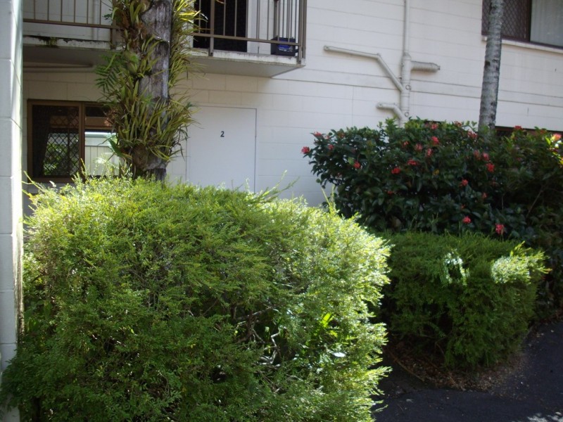 2/64 PEASE STREET, Manoora QLD 4870