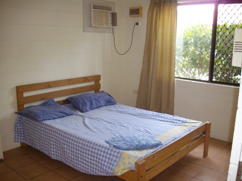 2/64 PEASE STREET, Manoora QLD 4870