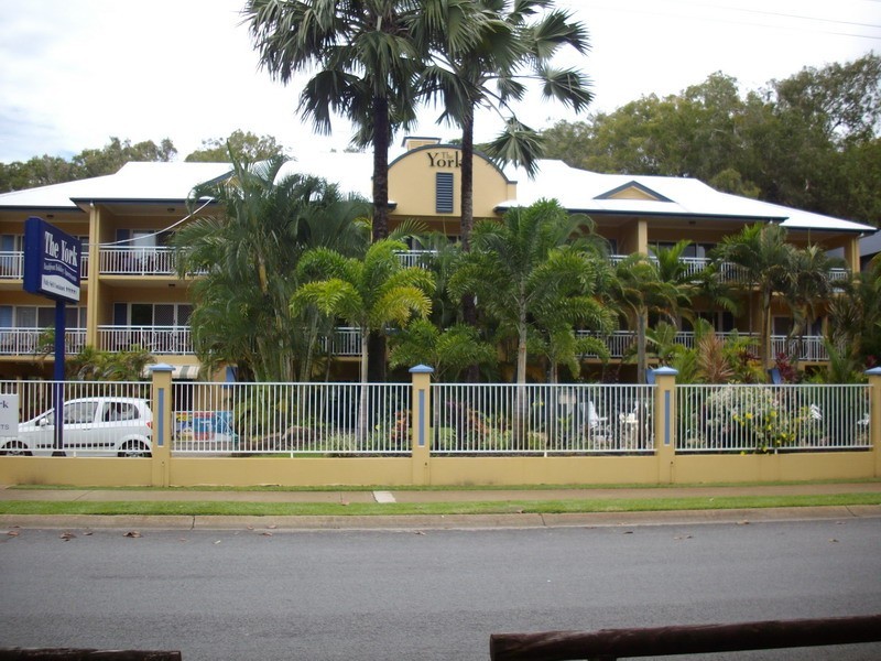 2/61 sims, Yorkeys Knob QLD 4878