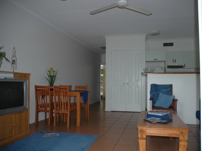 2/61 sims, Yorkeys Knob QLD 4878