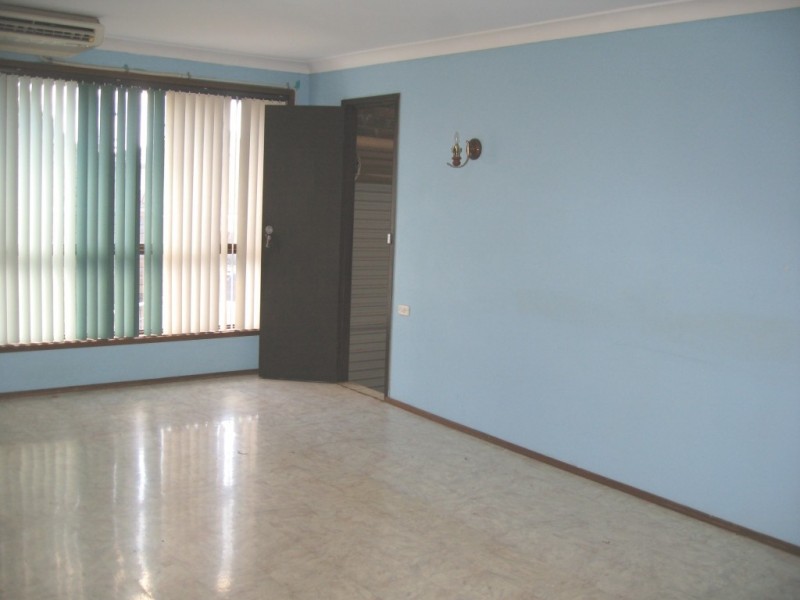 32 Humphries Road, Wakeley NSW 2176