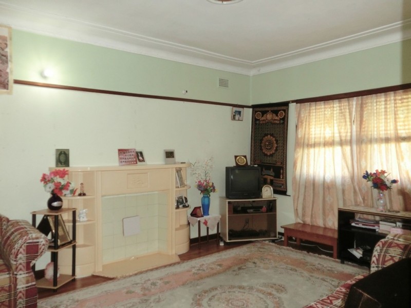 14 Chatsworth Street, Fairfield NSW 2165