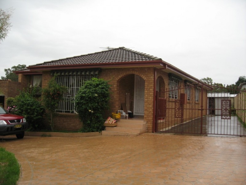 Edensor Park NSW 2176