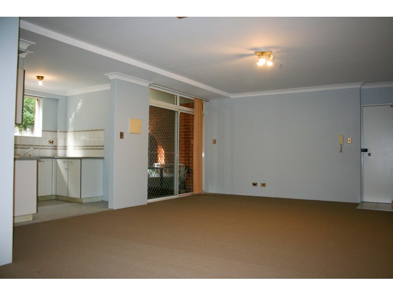 6/28-30 White Avenue, Bankstown NSW 2200