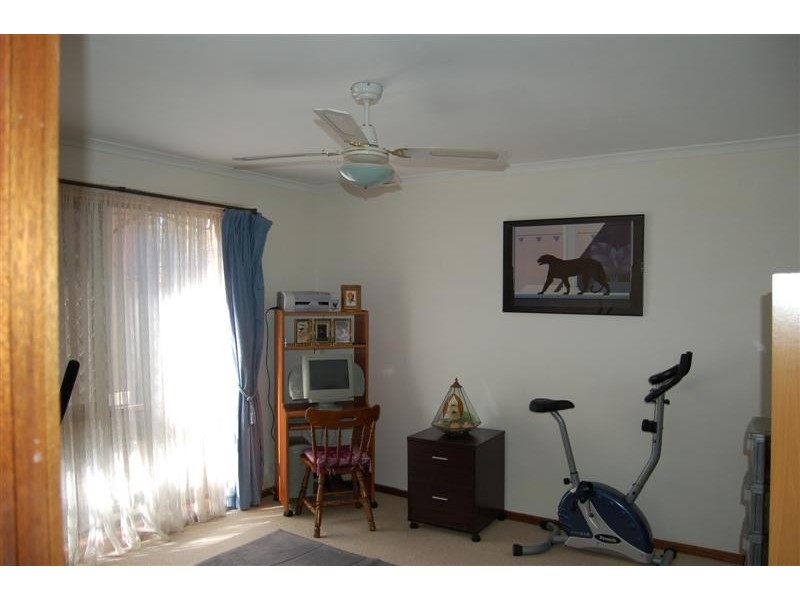 1 Lawson Road, Happy Valley SA 5159