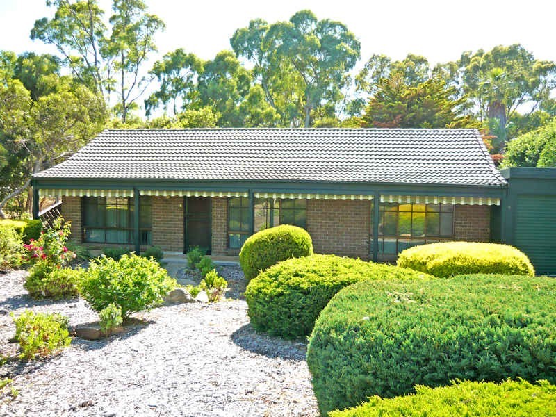 5 Newport Cresent, Aberfoyle Park SA 5159
