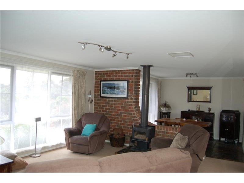 2 Walters Cresent, Aberfoyle Park SA 5159