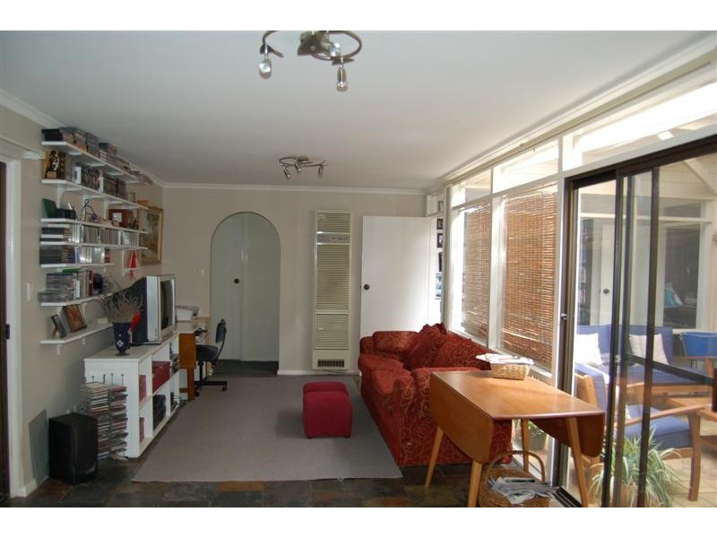 2 Walters Cresent, Aberfoyle Park SA 5159