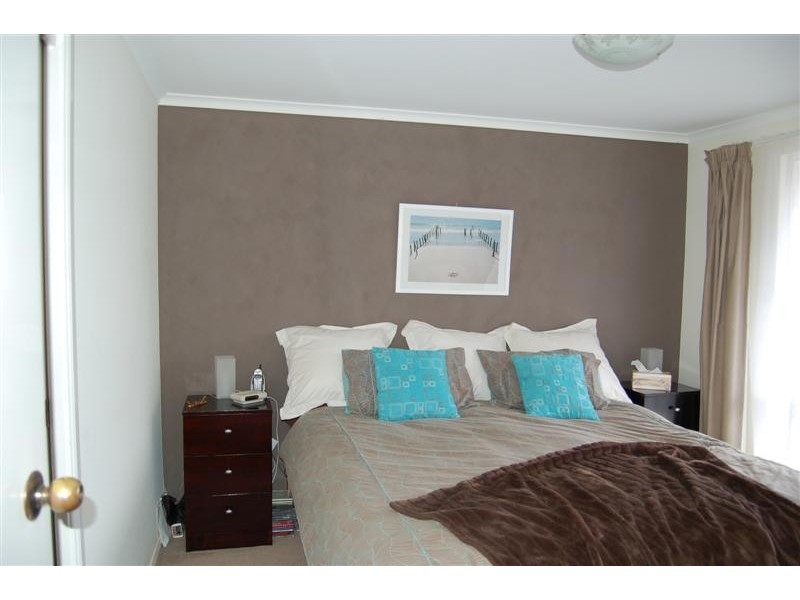 2 Walters Cresent, Aberfoyle Park SA 5159