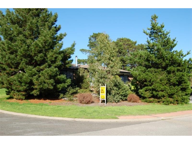 2 Walters Cresent, Aberfoyle Park SA 5159