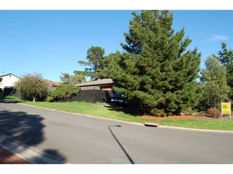 2 Walters Cresent, Aberfoyle Park SA 5159