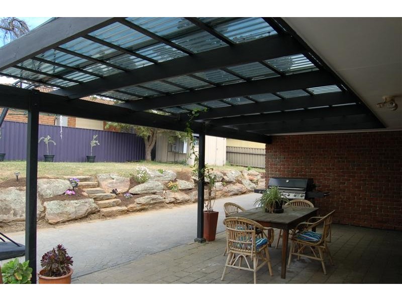 2 Walters Cresent, Aberfoyle Park SA 5159