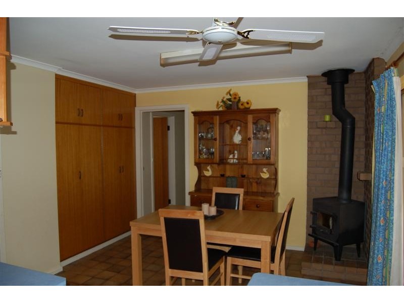 6 Jordan Ave, Happy Valley SA 5159