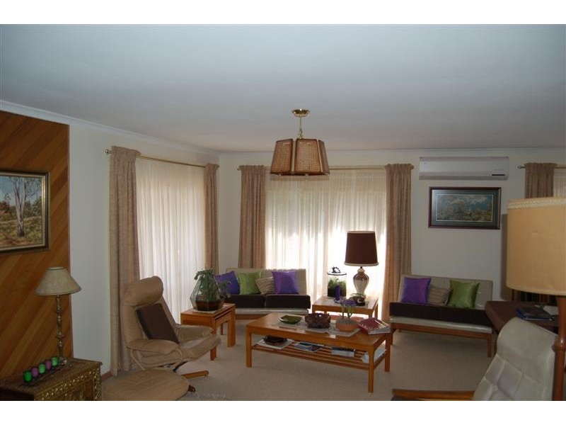 21 Daveys Road, Flagstaff Hill SA 5159