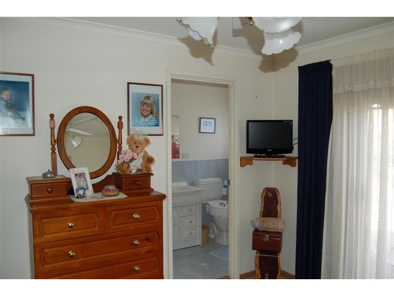 21 Daveys Road, Flagstaff Hill SA 5159