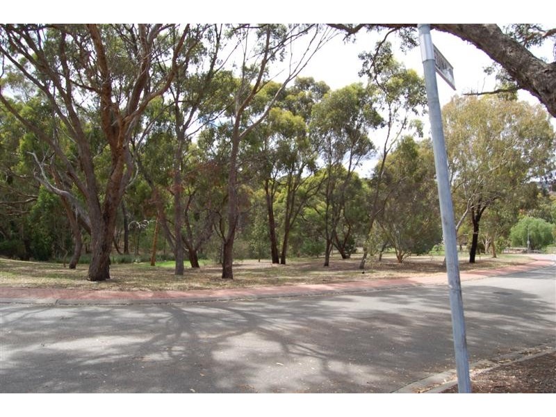 21 Daveys Road, Flagstaff Hill SA 5159