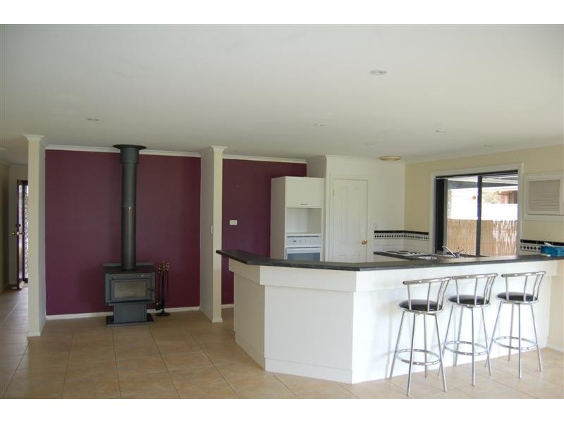 8 Greenbriar Ave, Happy Valley SA 5159