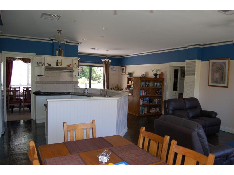 11 Mulberry Grove, Aberfoyle Park SA 5159